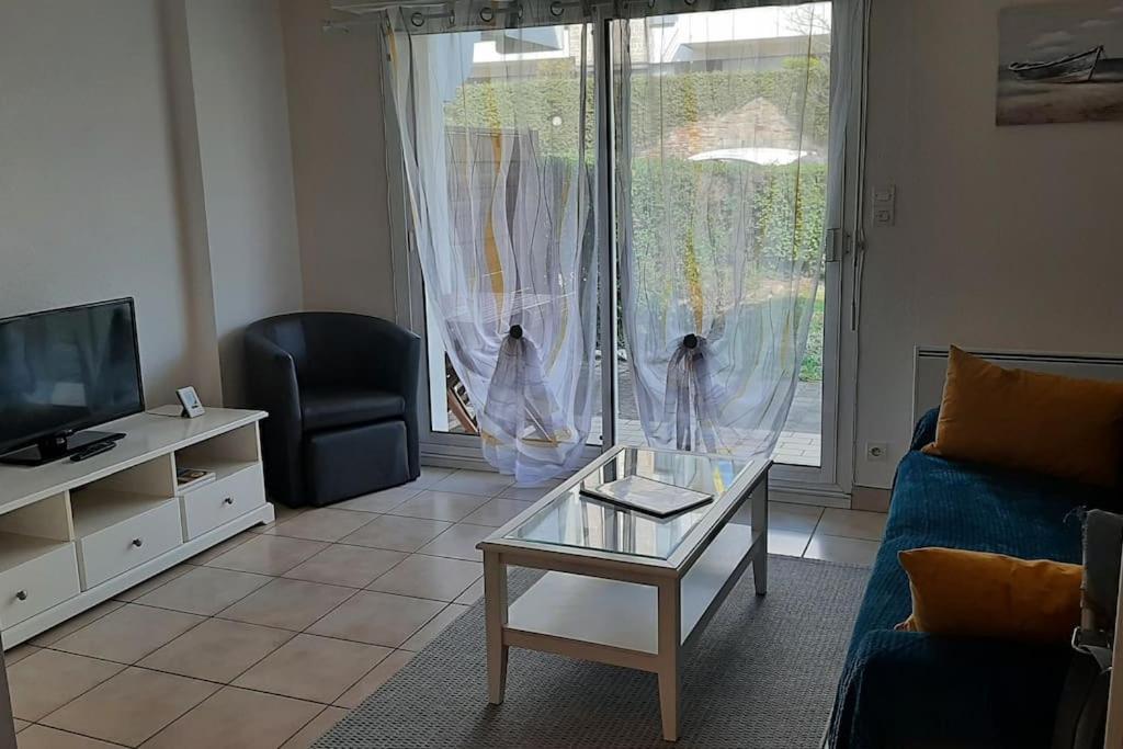 Hyper Centre De Sarzeau, Grand Appartement Au Calme Avec Jardinet Екстериор снимка